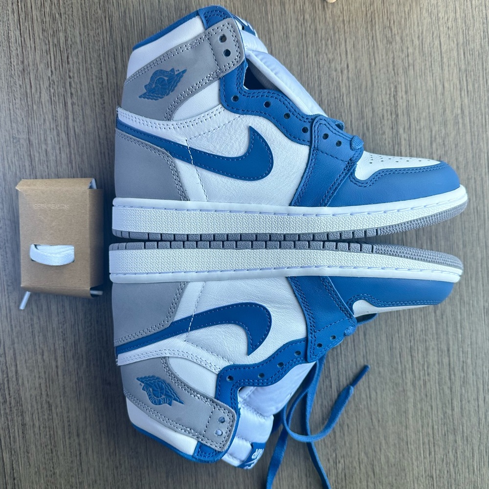 NWT Jordan Retro 1 High OG “True Blue” size 4 kids/mens Product #: D1437410